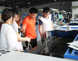 某激光打标机模板限公司